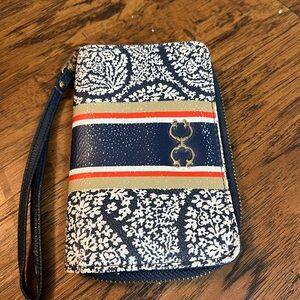 C wonder  blue and white wallet